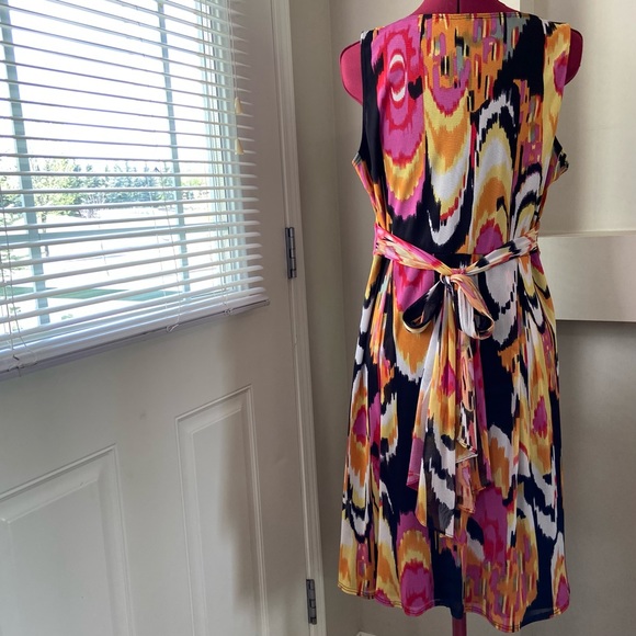 TIANA B. women multicoloured v neck sleeves less knit lined dress. Size L. Used. - Picture 3 of 16